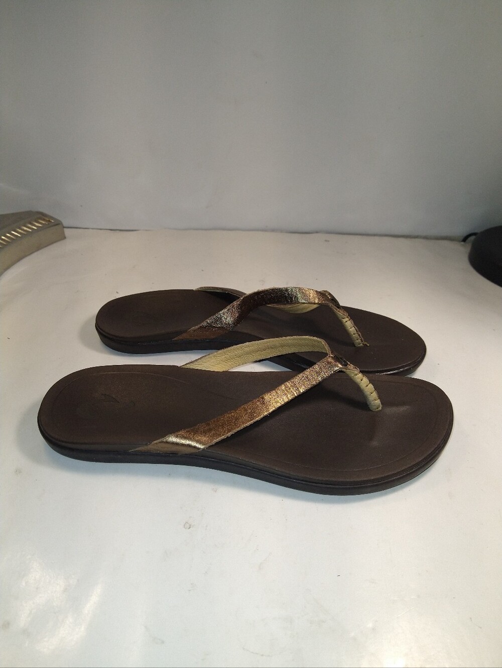 Olukai Hoopio Comfort Flip Flop Sandals Women's sz 7.